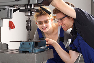 Berufsausbildung zum Zerspanungsmechaniker / Industriemechaniker bei Raussendorf